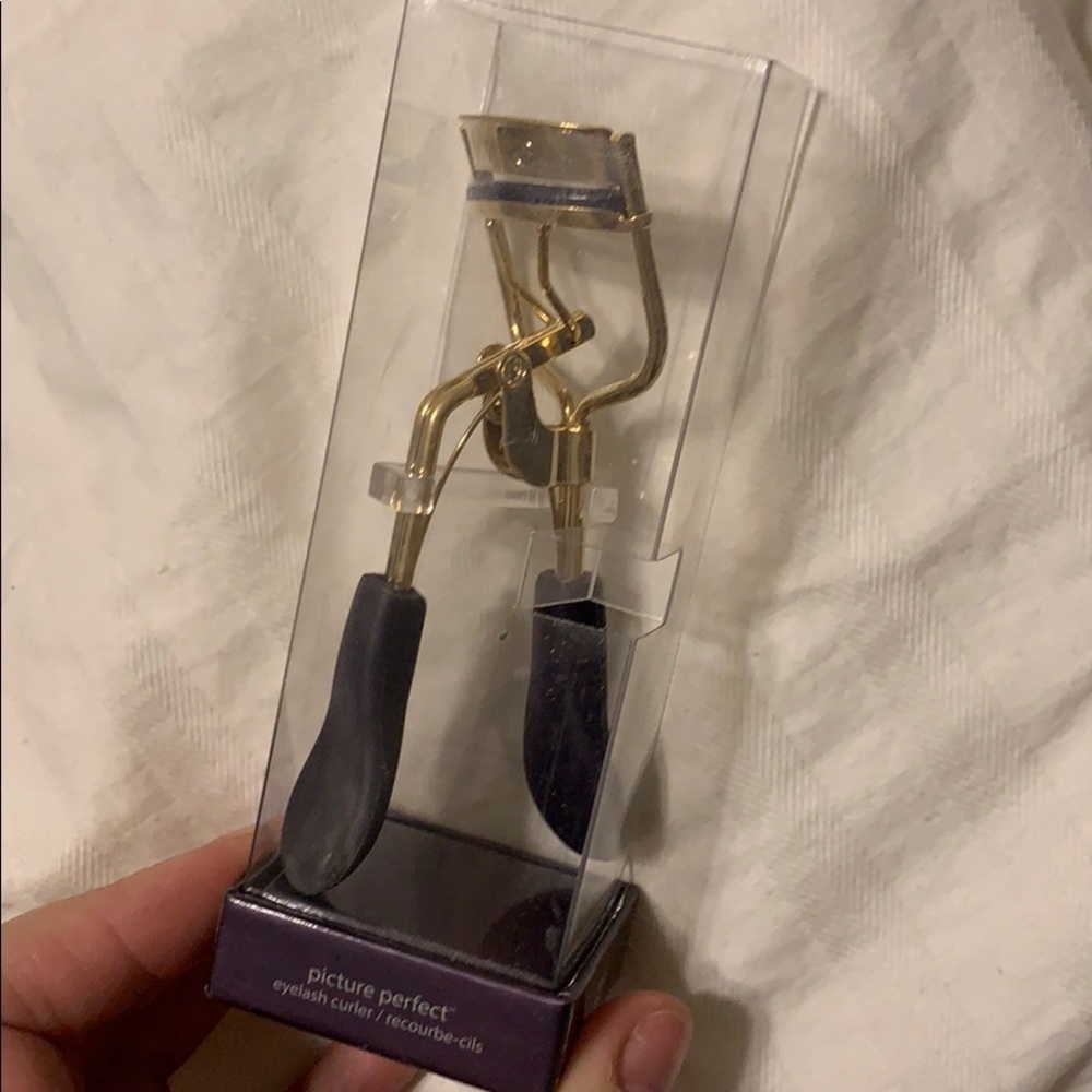 TARTE EYELASH CURLER